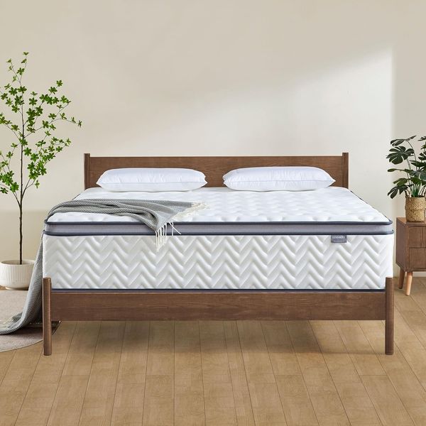 12-inch queen-size hybrid mattress featuring memory foam and pocket springs for motion isolation