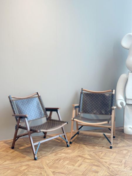 Aged Leather Folding Chair - Durable and Stable High-Quality Seating