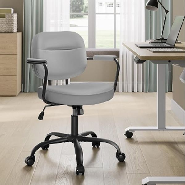 Breathable mesh backrest for comfortable executive desk chairs