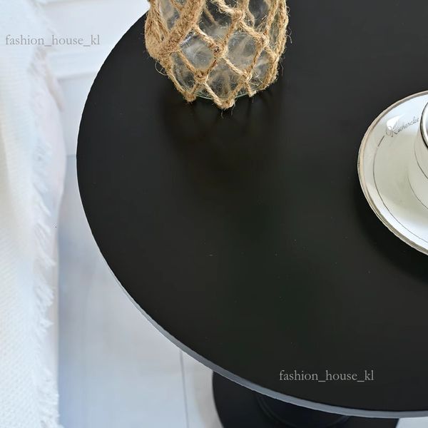 Luxury French high-quality solid wood round coffee table for living room or bedroom