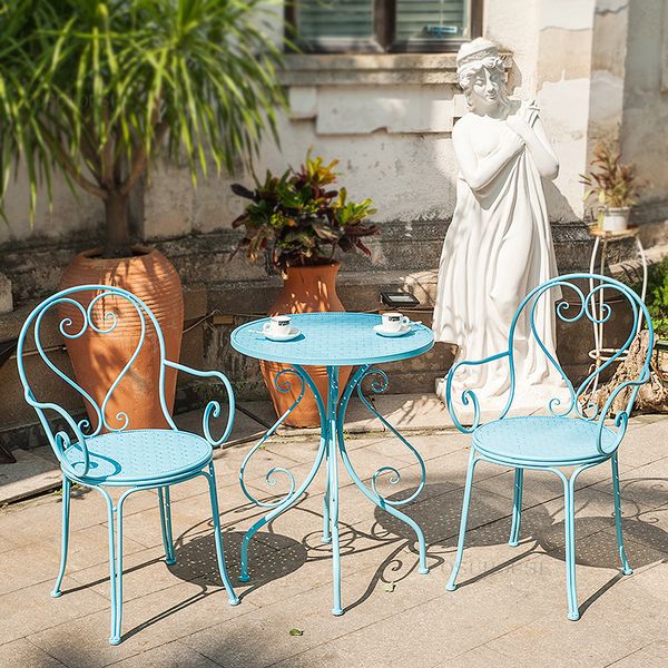 Modern minimalist metal garden chairs for stylish outdoor furniture, featuring a Nordic creative design perfect for courtyard garden table and chair sets